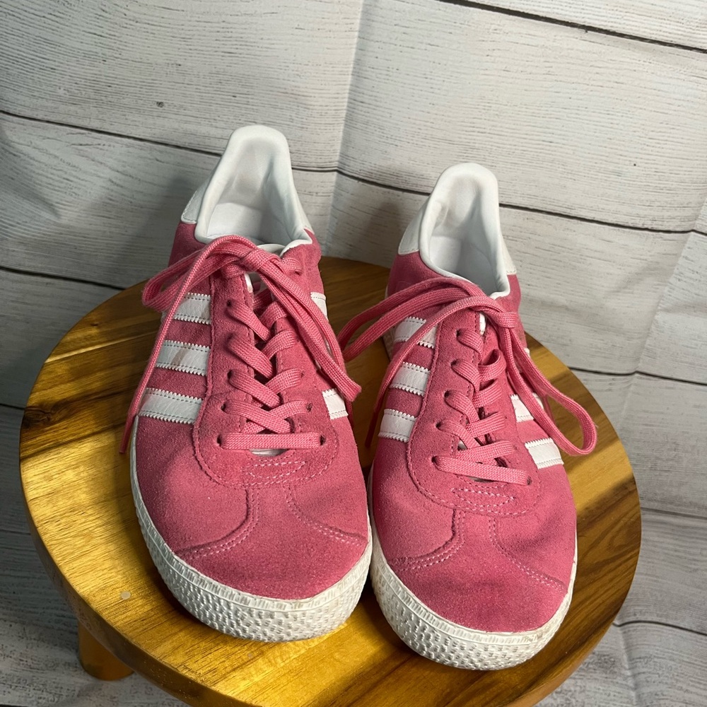 Pink adidas SZ 7